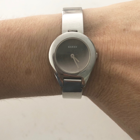 Gucci Silver Buckle Watch - Picture 1 of 4
